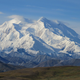 Imagen para el artículo titulado Los escaladores en Alaska se enfrentan a un nuevo peligro: excrementos humanos emergiendo de los glaciares